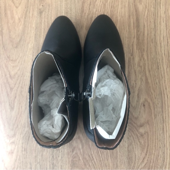 NIB $198 Madewell The Western Black Leather Bootie in size 7.5! - Picture 11 of 15
